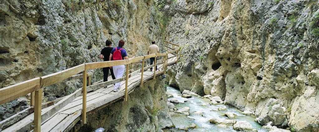 Casas Cueva El Mirador De Galera Guest House Екстериор снимка